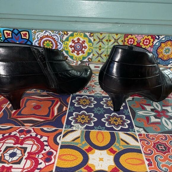🖤 United Nude Black Leather Zip Ankle Booties – Size 37 (US 6.5-7) - Picture 5 of 7